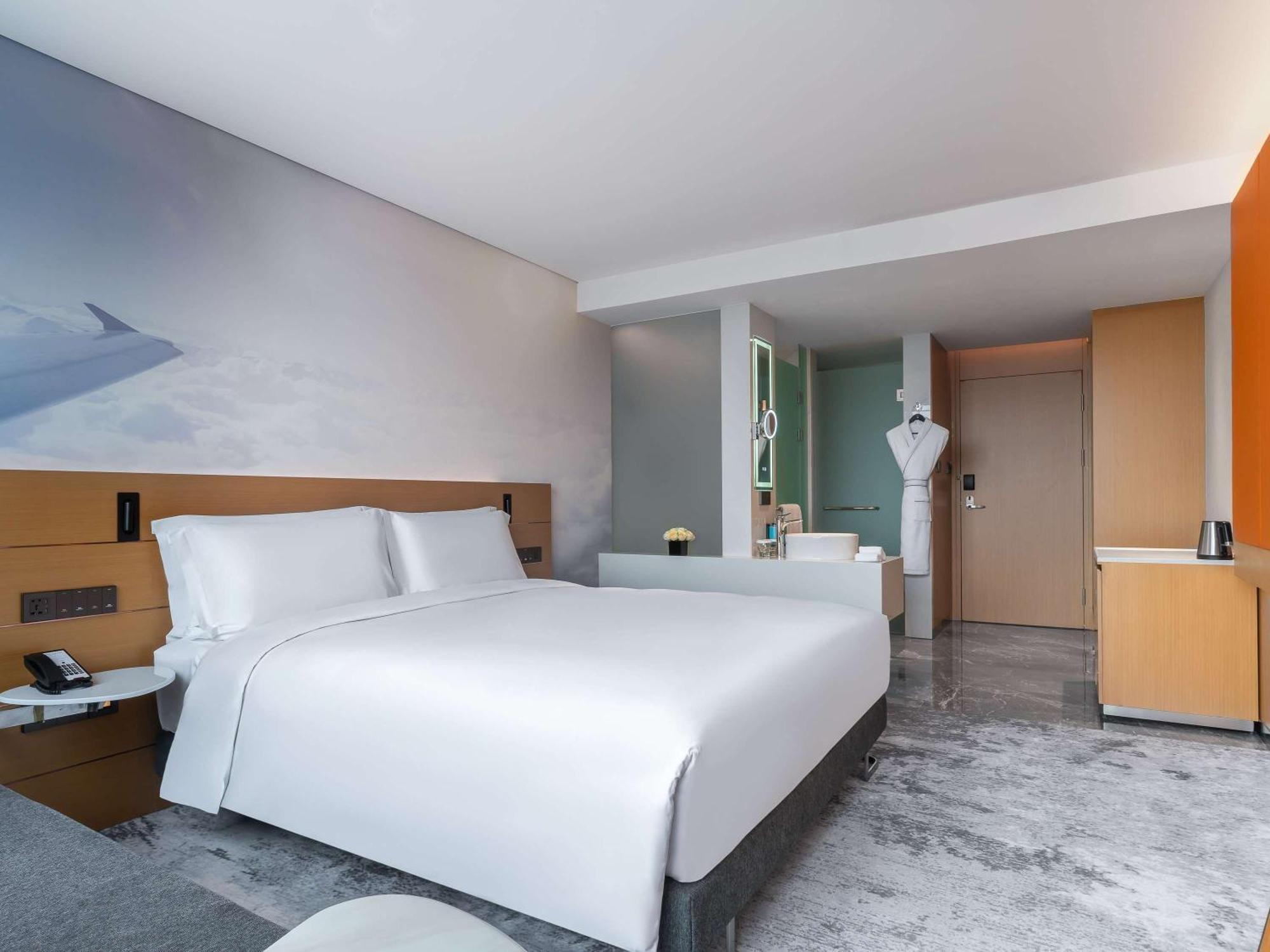 Novotel Guangzhou Baiyun Airport - Canton Fair Free Shuttle Bus & Official Registration Agency Zewnętrze zdjęcie