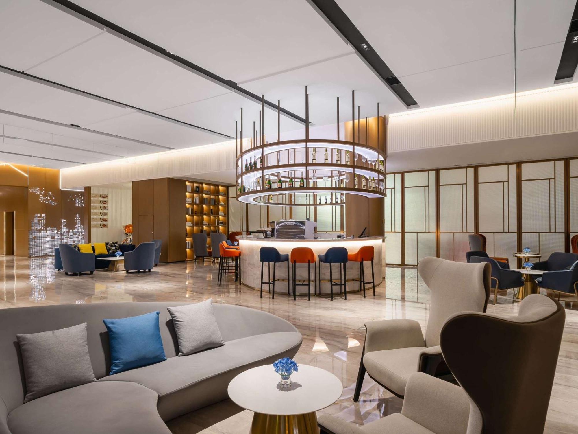 Novotel Guangzhou Baiyun Airport - Canton Fair Free Shuttle Bus & Official Registration Agency Zewnętrze zdjęcie